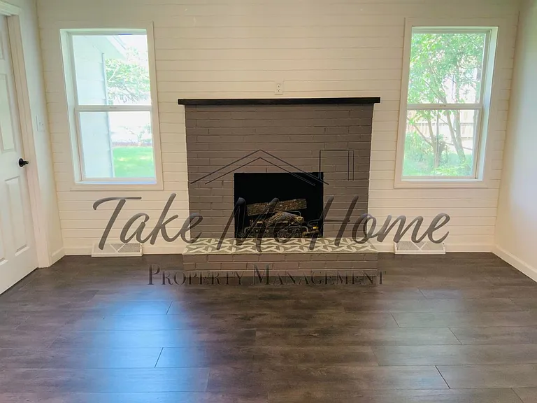 1941 S Sagamont Ave — Photo 9