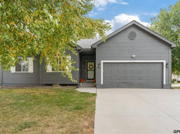 18756 N St, Omaha, NE 68135