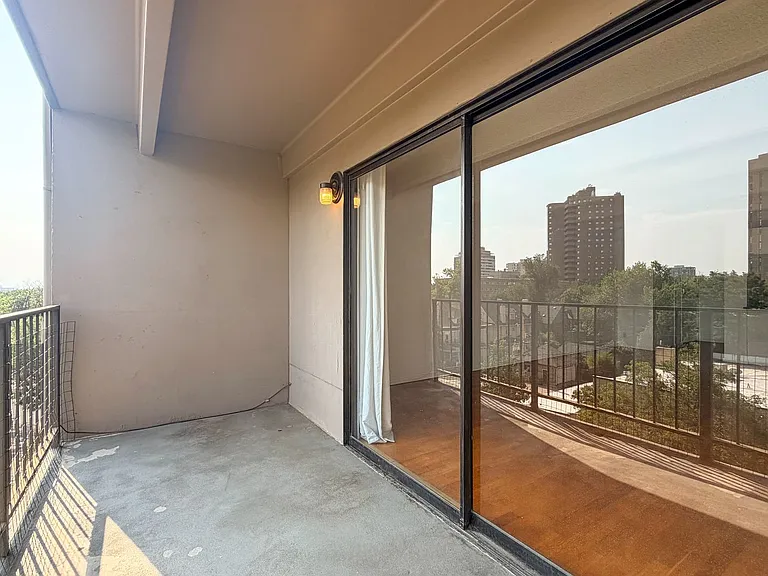 1433 N Williams St #602 — Photo 21