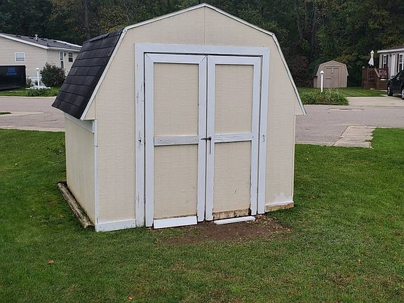 4th image of 5705 S Mandrake St #133