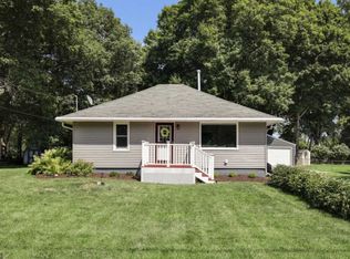 2350 Chateau Ln, Mound, MN 55364