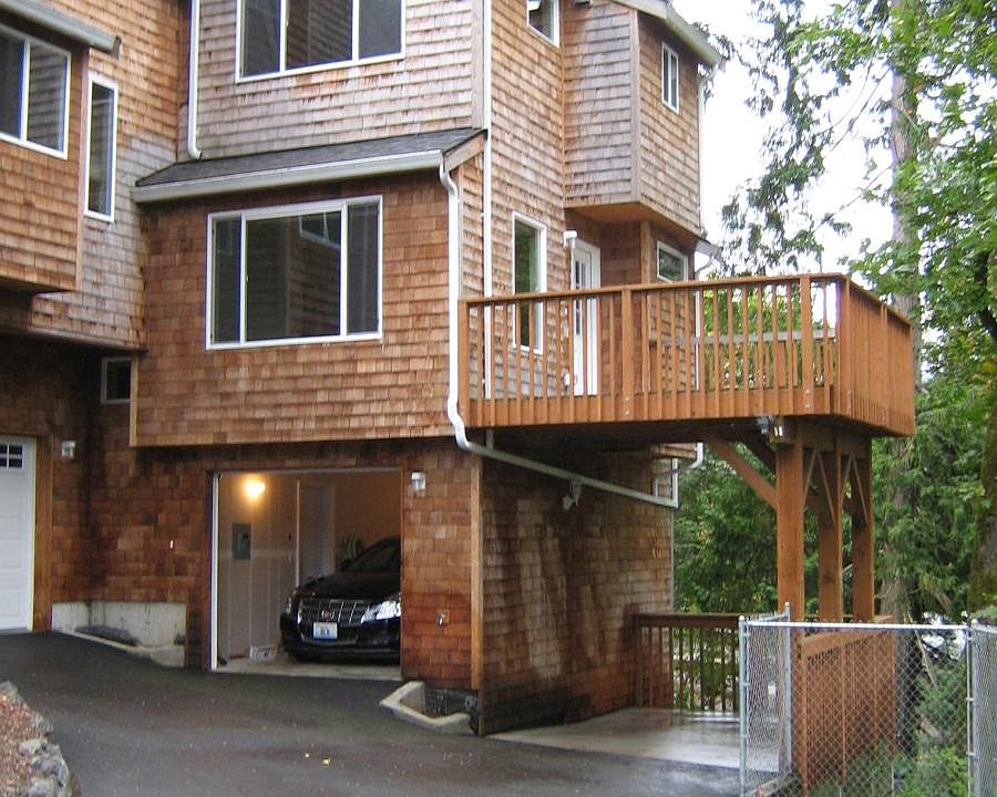 Duplex/ townhome side