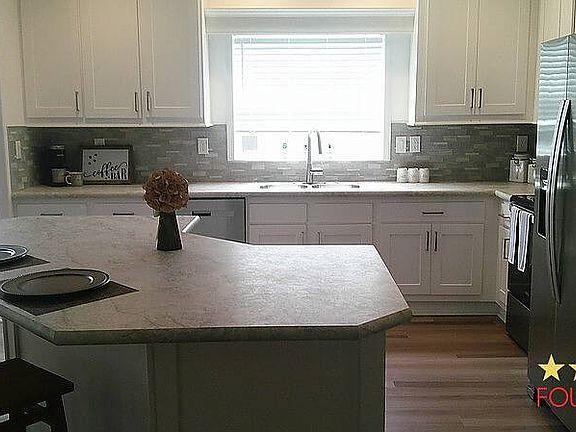 3rd image of 193 Raintree Cir