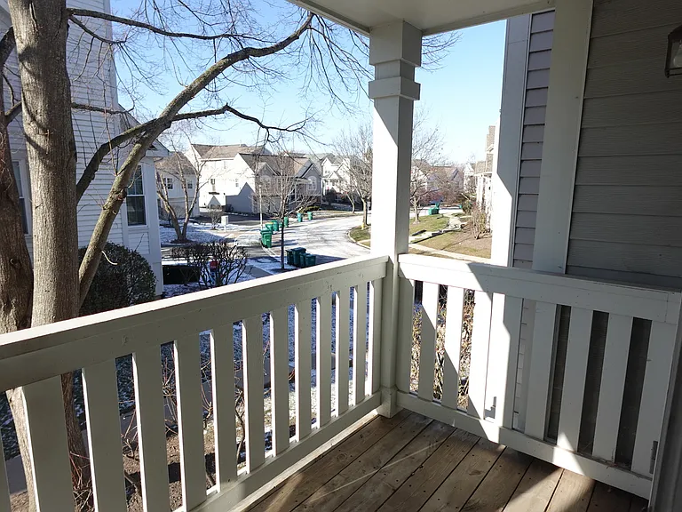 881 Essex Cir #881 — Photo 2