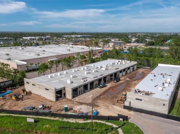 829 57th St E #2, Bradenton, FL 34208