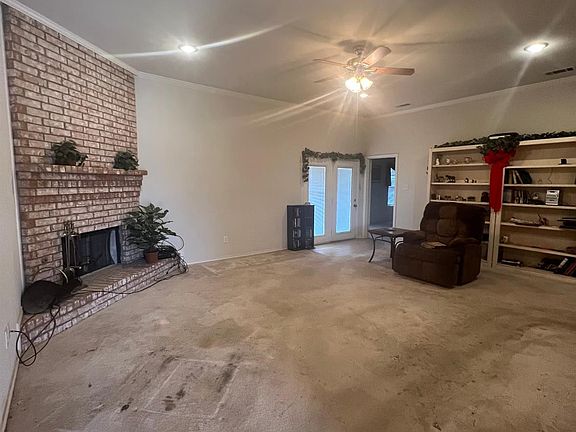 5th image of 1110 Deer Ct
