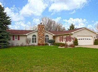 17 Ridgemont Dr, Adrian, MI 49221