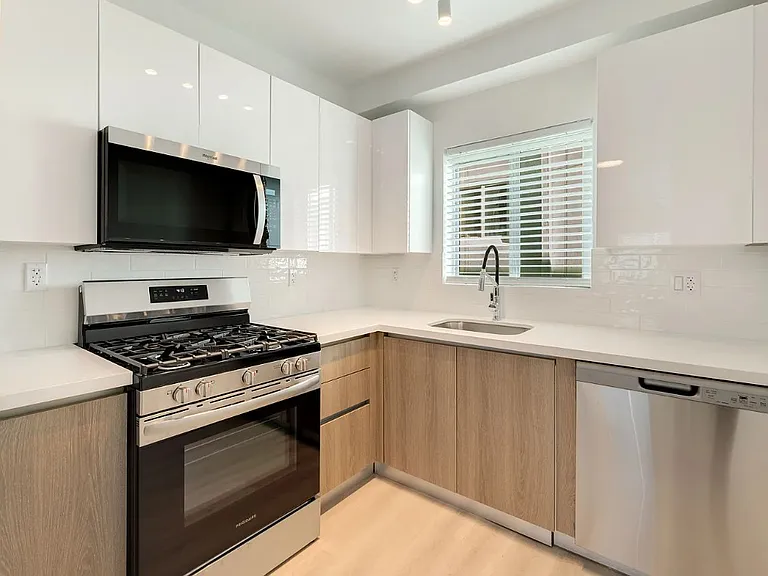 1101 Euclid Ave #10 — Photo 2