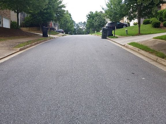 5th image of 4017 Saddlebrook Creek Dr