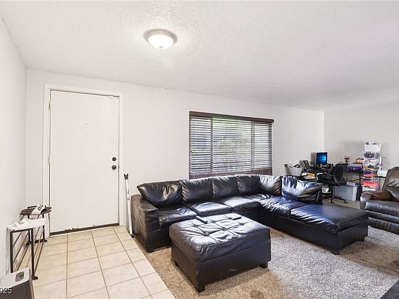 3rd image of 3233 Kinsale Ct
