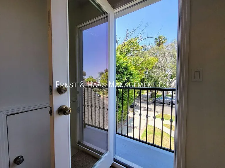 2227 Camden Ave — Photo 37