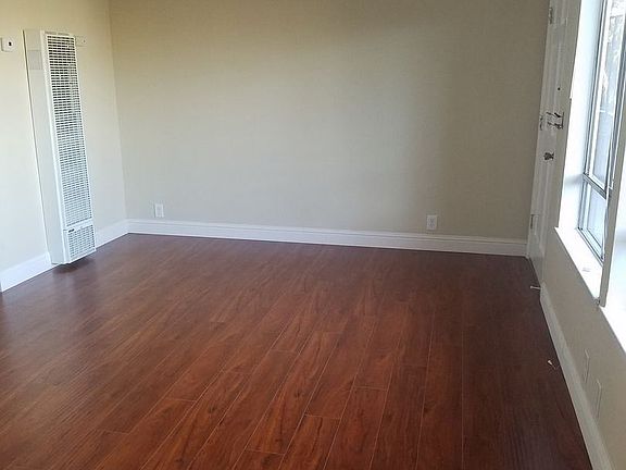 3rd image of 161 Oak Ave APT 3