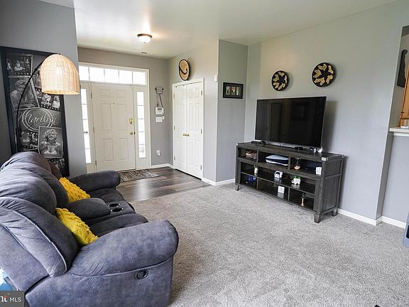 5th image of 208 W Bourne Way #4