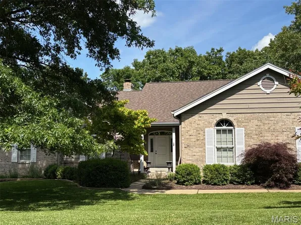1964 Woodmoor Ridge Dr, Ballwin, MO 63011