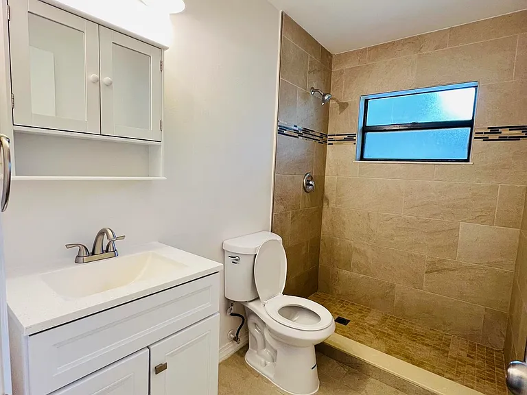 1217 Schumann Dr — Photo 21