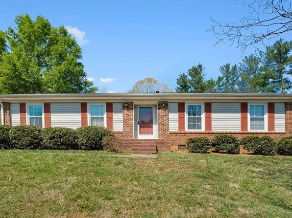 203 Shenandoah Dr, Winston Salem, NC 27103
