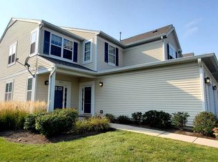 2913 Falling Waters Dr, Lindenhurst, IL 60046