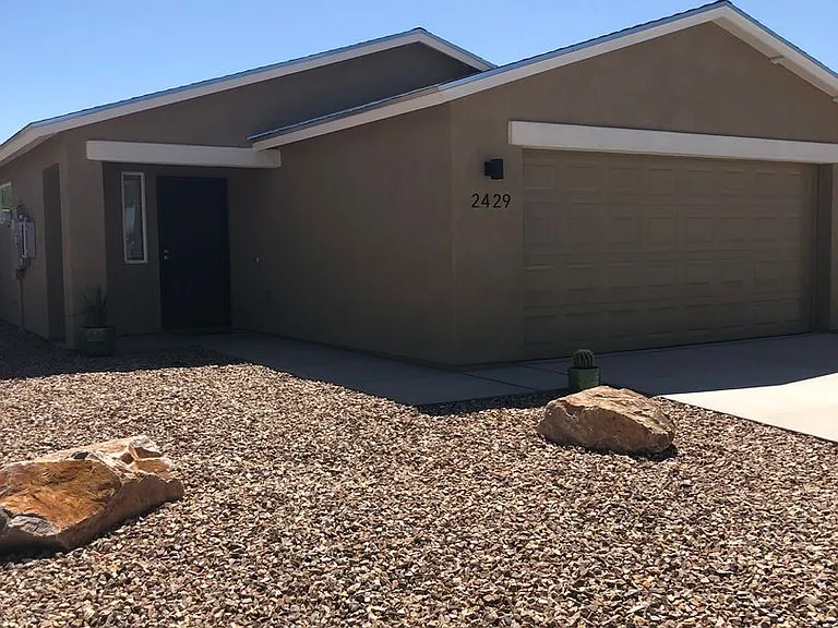 2389 S Clovis Pl — Photo 17