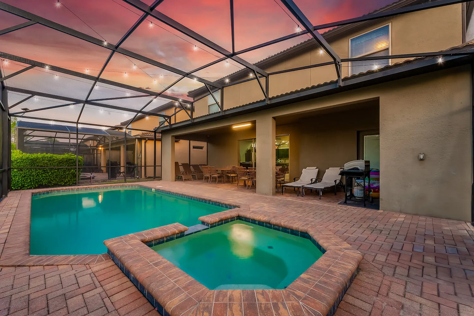 9 bed, 6.0 bath, 4380 sqft, $9,114 — Photo 2