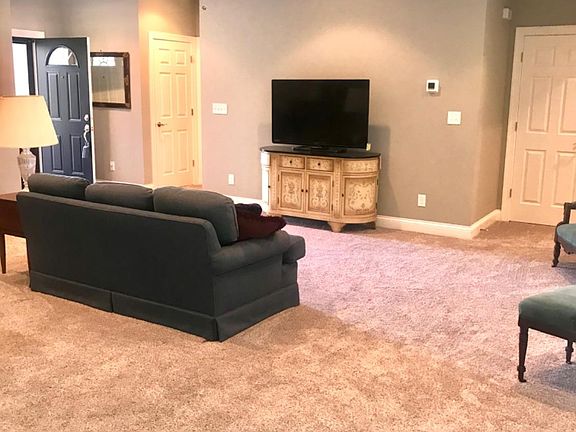 5th image of 1142 Leawood Dr