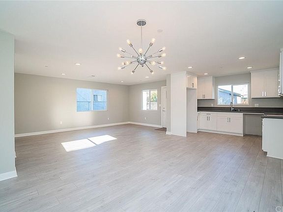 3rd image of 628 W 87th St #1
