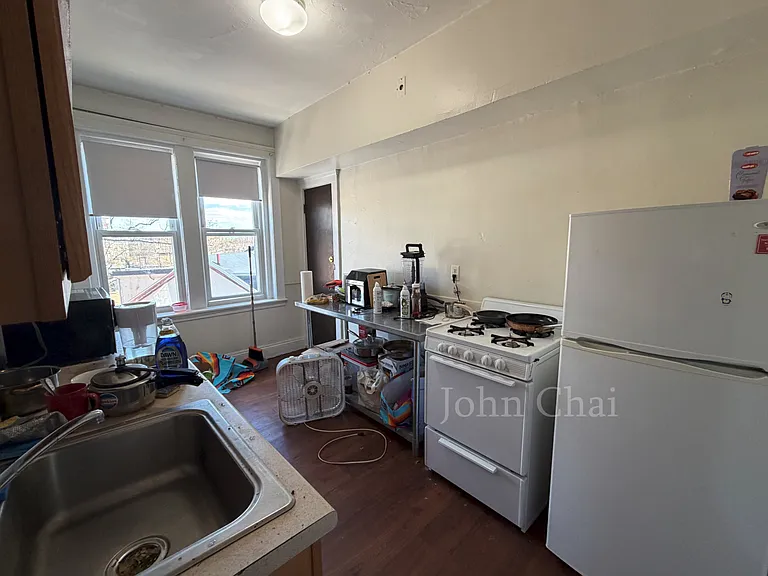 127 Sutherland Rd #I — Photo 18