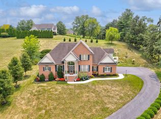 1437 Garman Dr, Chambersburg, PA 17202