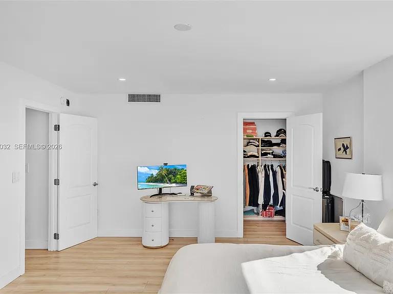 11111 Biscayne Blvd #5A — Photo 43
