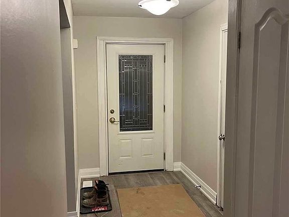 5th image of 850 Westwood Cres