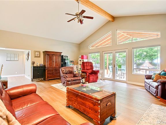 4th image of 390 22nd Avenue Ct