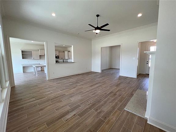 4th image of 44167 Huntley Rd