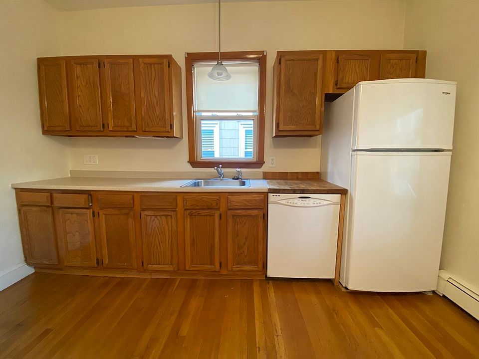 1st image of 15 Clarendon St #14