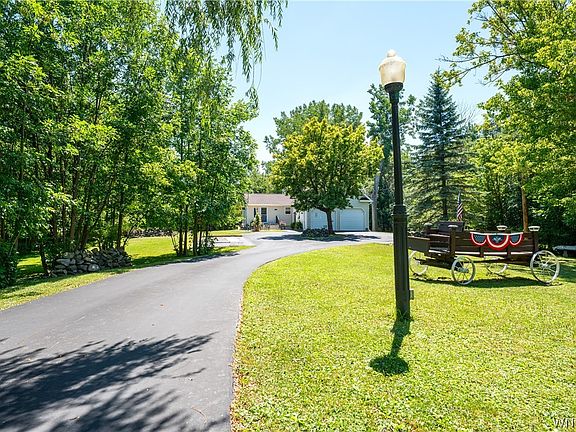 2nd image of 1363 Losson Rd