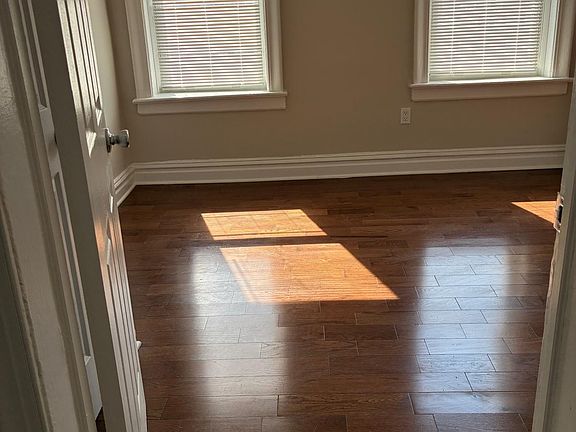 5th image of 125-127 Corbin Ave #404