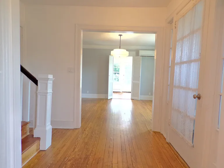 42 Brambach Ave — Photo 6