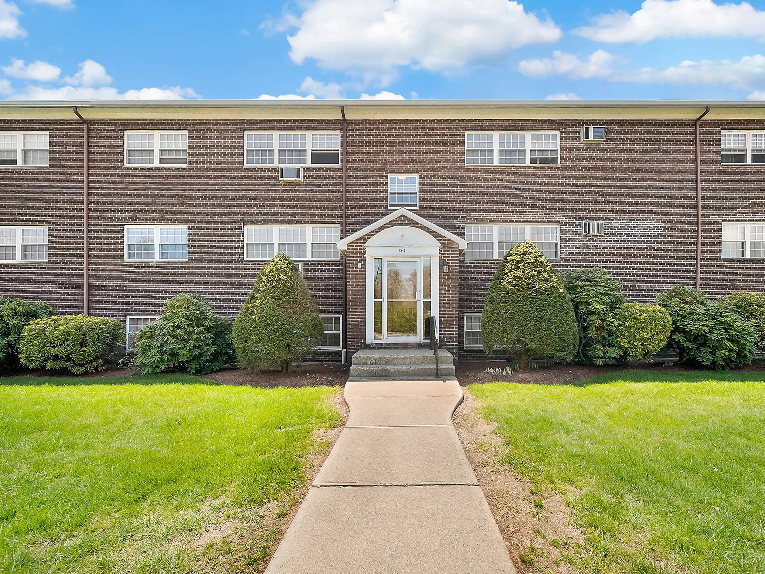 1 bed, 630 sqft, $1,755 — Photo 3