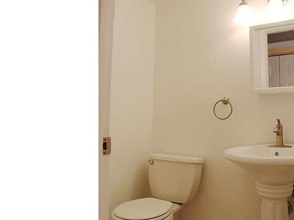 4th image of 3088 Newport S #3088