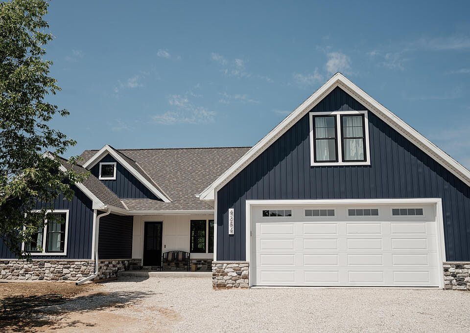 1st image of 4284 Orchard Trl