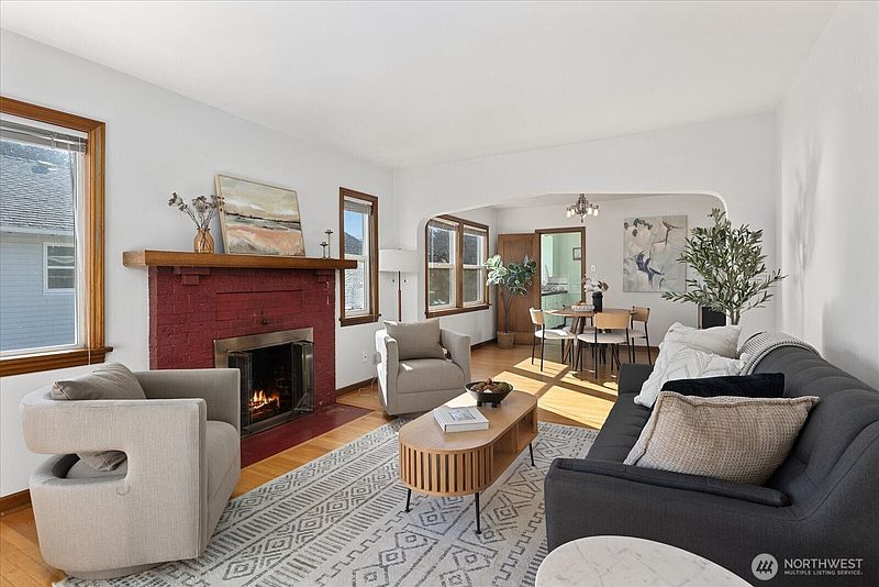 5th image of 4847 41st Avenue SW