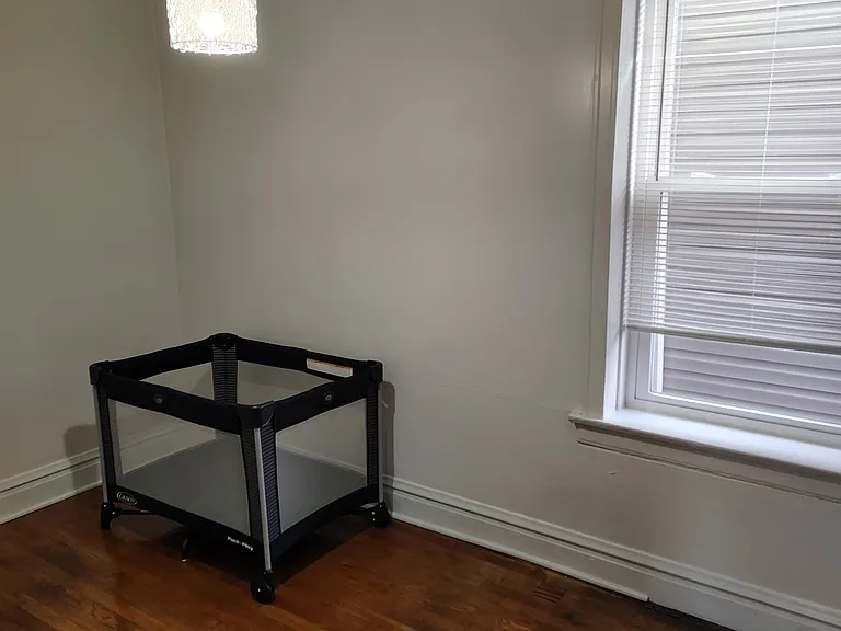 2907 W Fletcher St #1 — Photo 3