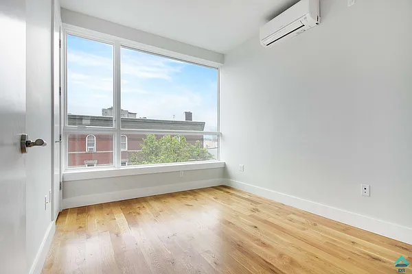 Rented by EXR | media 6