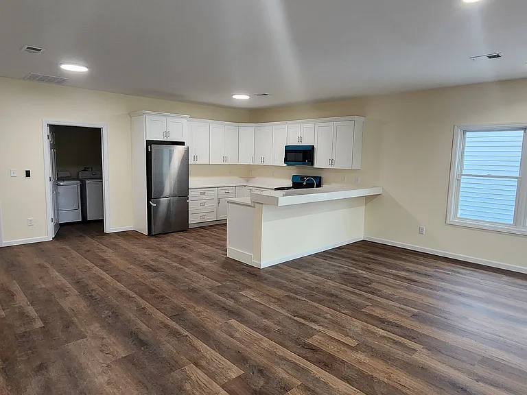 431 Morris Ave #3 — Photo 13