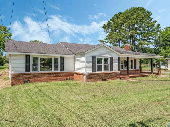 516 S Cedar Hill Dr, Scottsboro, AL 35768