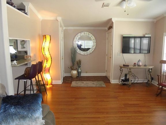 4th image of 234 Laurelcrest Cir