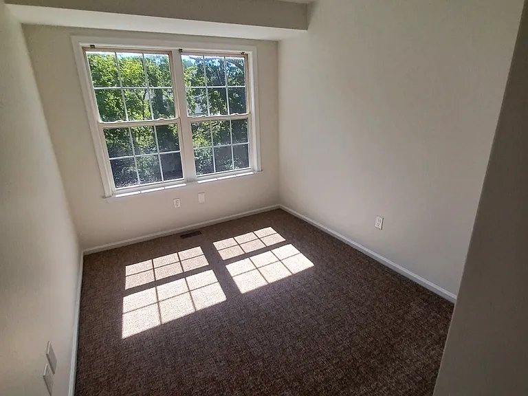 199 Victoria Ct — Photo 11