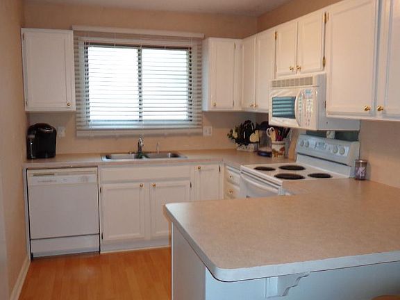 2nd image of 157 96th Ln NE
