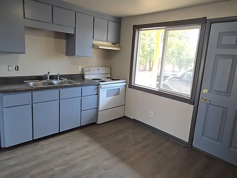 1820 Oak St #2 — Photo 1