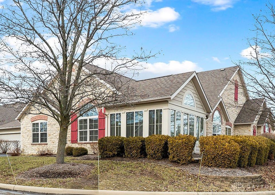 1st image of 9 Scarborough Village Dr