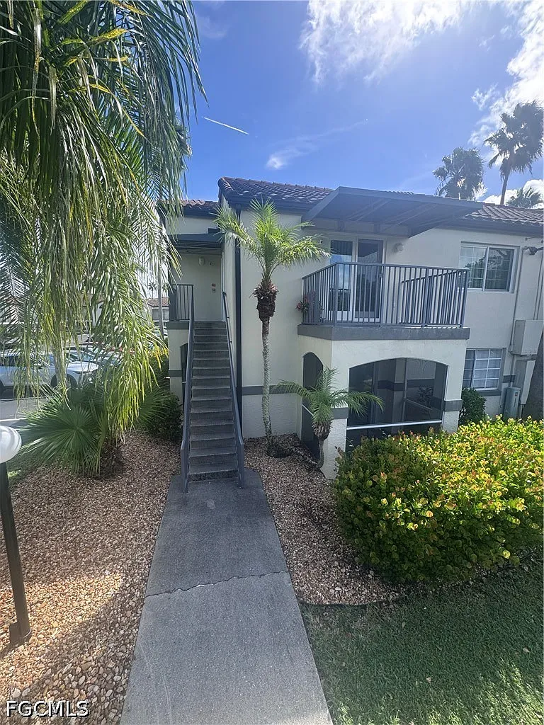 3 bed, 2.0 bath, 1439 sqft, $1,600 — Photo 2