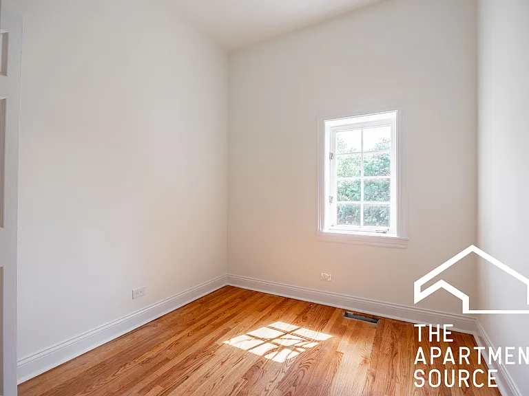3109 N Harding Ave #2 — Photo 10